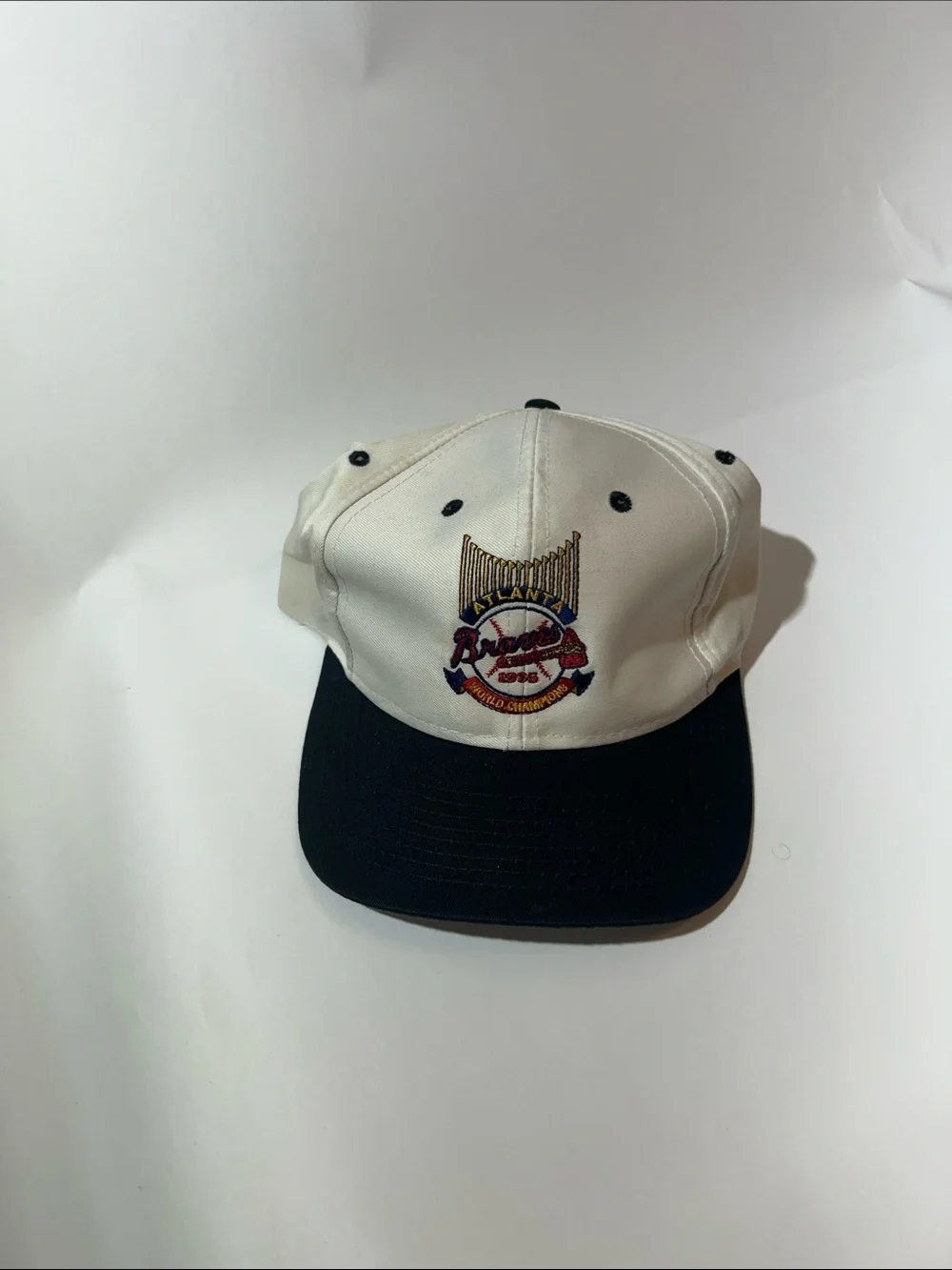 Vintage Atlanta Braves 1995 World Champions Ball Cap - White & Navy (Stains)